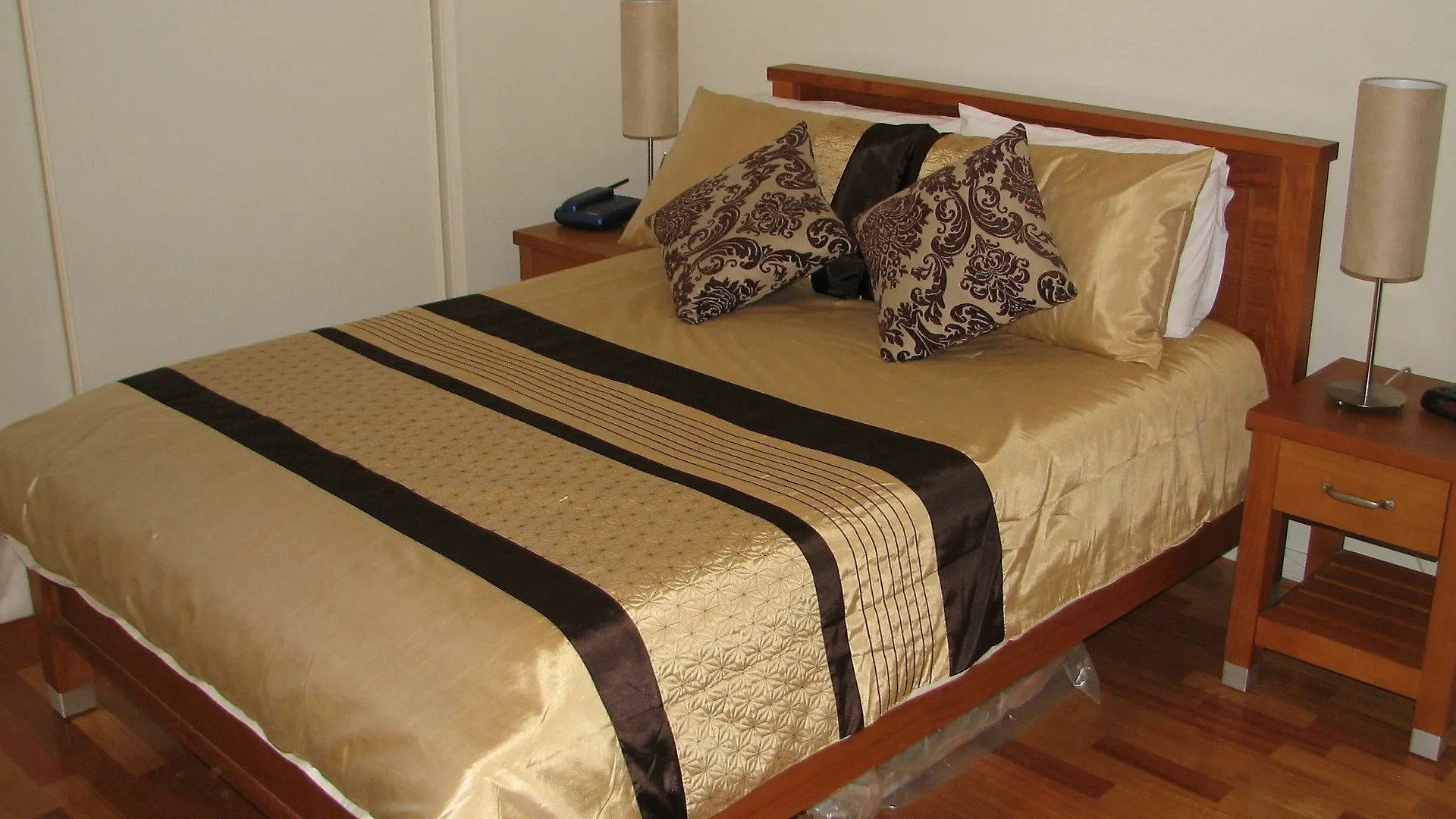 City Escape 2Bd In Adelaides East End 1 Australia